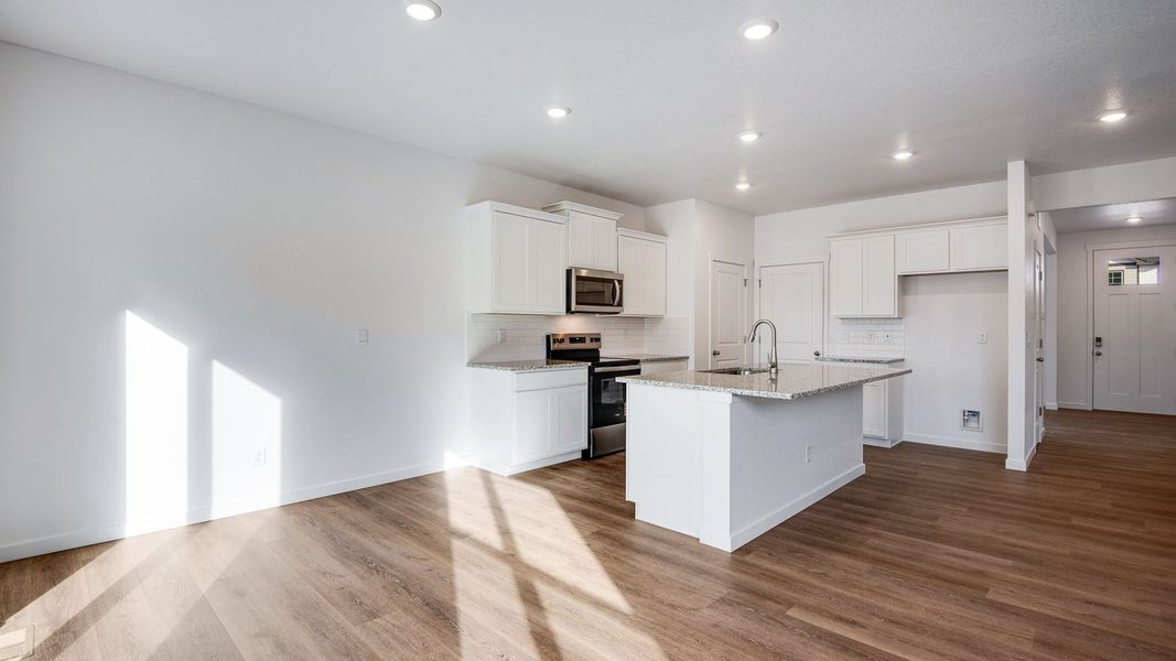 Furnished interior view inside a new home in Silver Peaks, Lochbuie (Image 8). Furnished interior view inside a new home in Silver Peaks, Lochbuie (Image 8).