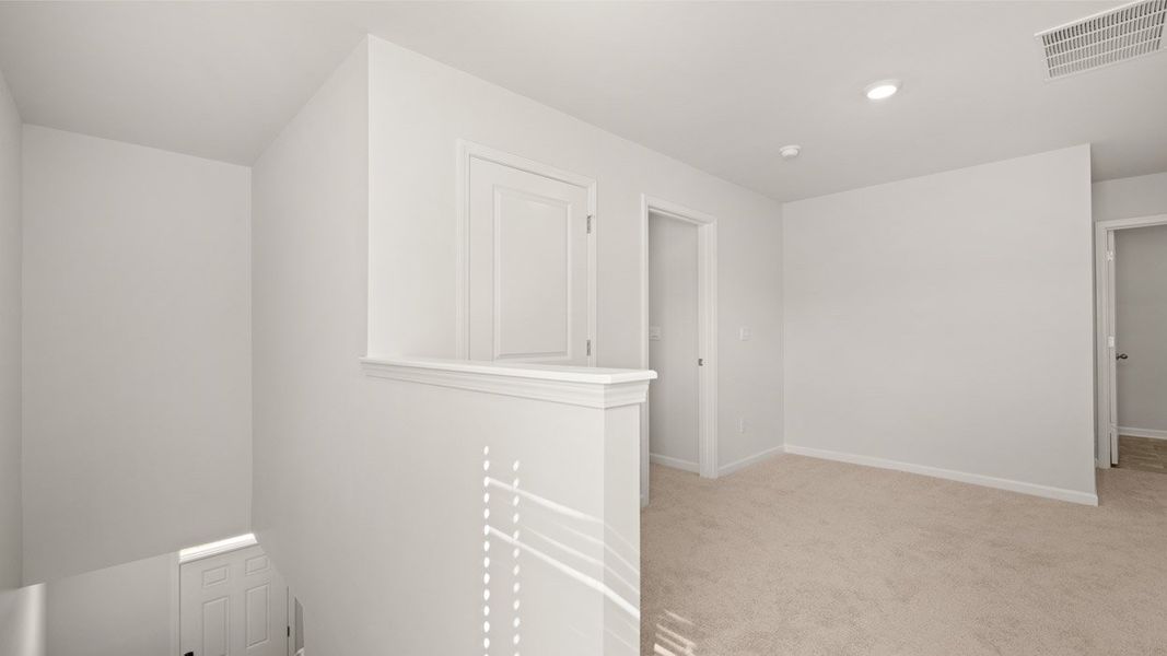 Spacious, unfurnished interior of a new home in Highland Hills, Graniteville (Image 28).