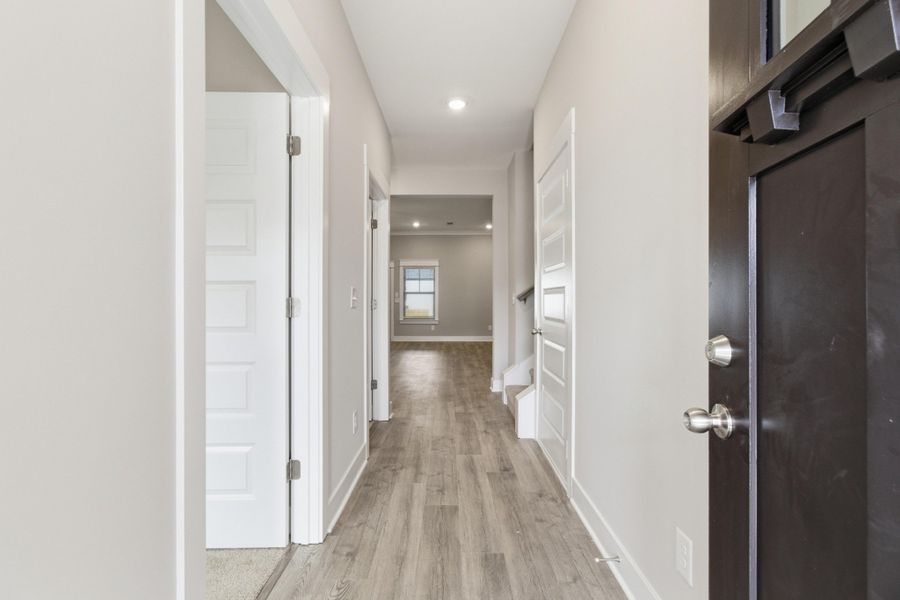 Spacious, unfurnished interior of a new home in Veterans Cove, Murfreesboro (Image 32).