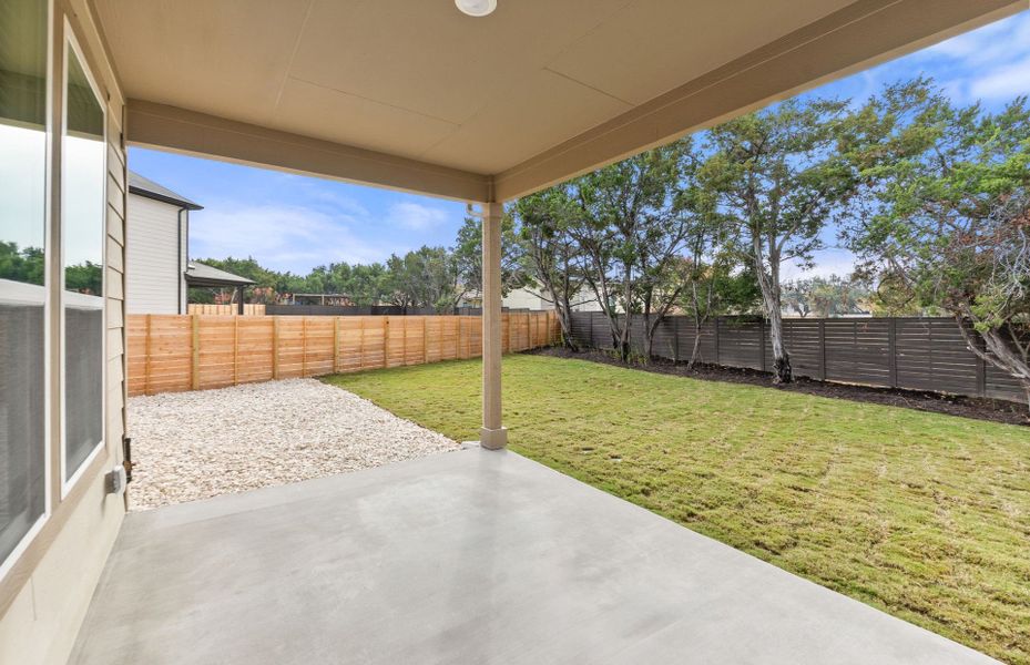 Exterior details and patio area of a home in Horizon Lake, Leander (Image 22).