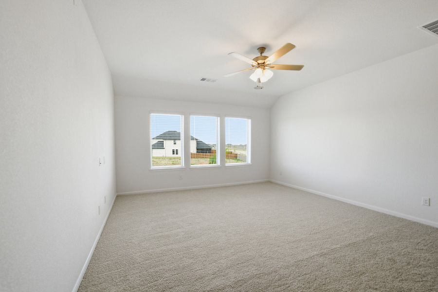 Spacious, unfurnished interior of a new home in Westridge, McKinney (Image 57).