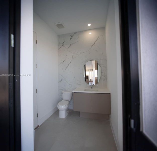 Image 25 of a home in .