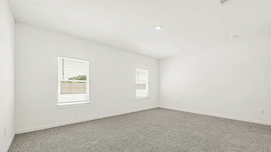 Spacious, unfurnished interior of a new home in Harvest Pointe, Needville (Image 17).