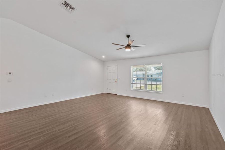 Spacious, unfurnished interior of a new home in , Summerfield (Image 24).