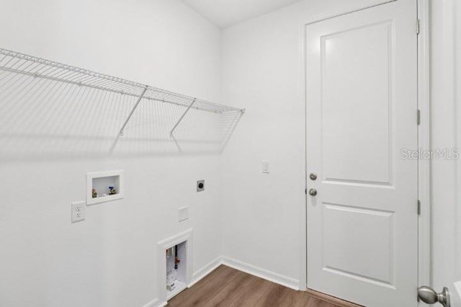 Spacious, unfurnished interior of a new home in Northlake at Ovation, Winter Garden (Image 17).