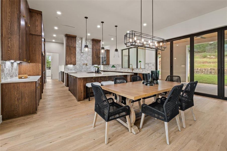 Furnished interior view inside a new home in , Southlake (Image 15).