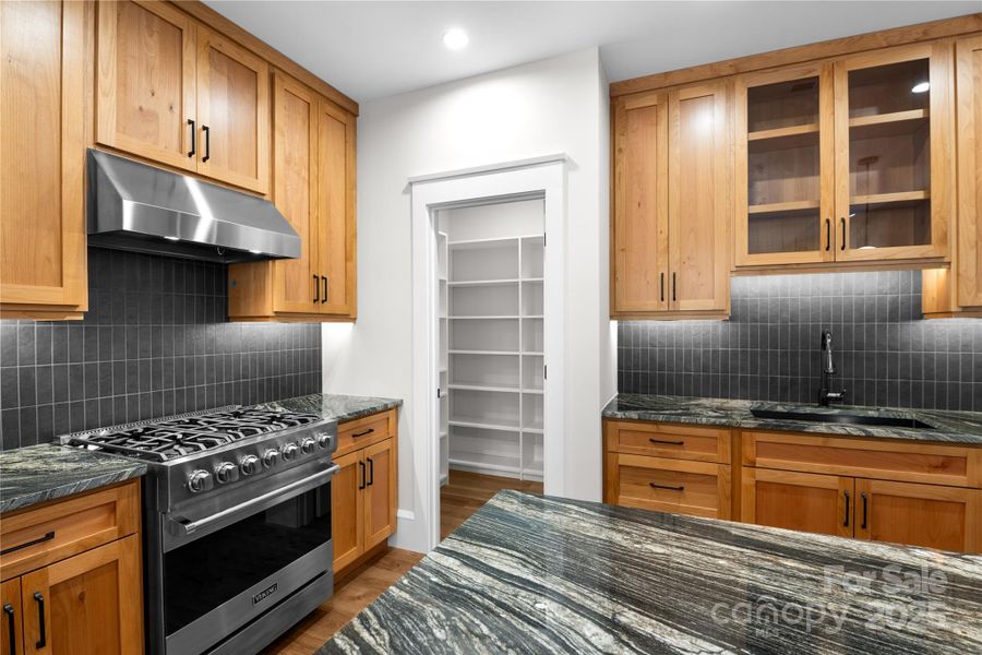 Image 23 of a home in .