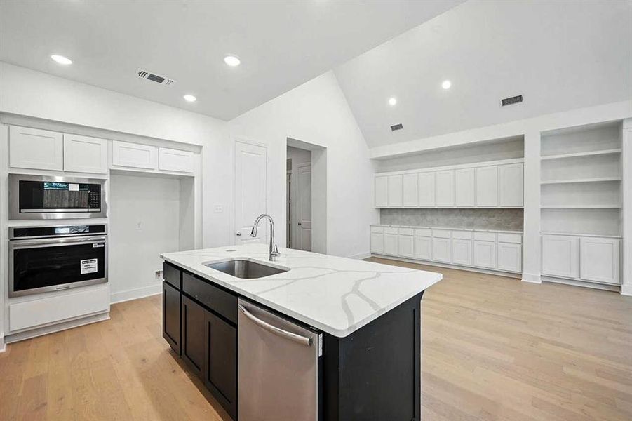 Furnished interior view inside a new home in Heritage Ranch: 50ft. lots, Sherman (Image 13). Furnished interior view inside a new home in Heritage Ranch: 50ft. lots, Sherman (Image 13).