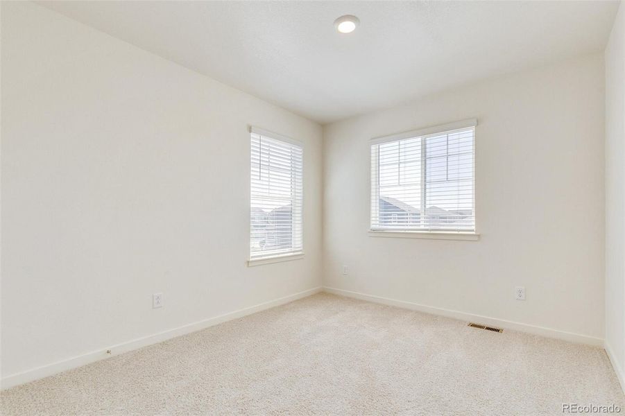 Spacious, unfurnished interior of a new home in Silver Peaks, Lochbuie (Image 21). Spacious, unfurnished interior of a new home in Silver Peaks, Lochbuie (Image 21).