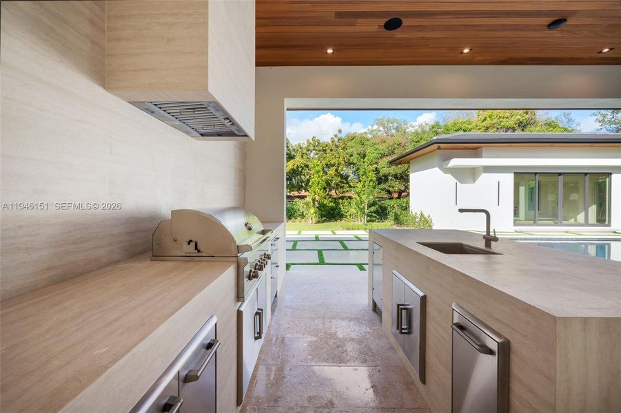 Exterior details and patio area of a home in , Pinecrest (Image 31).