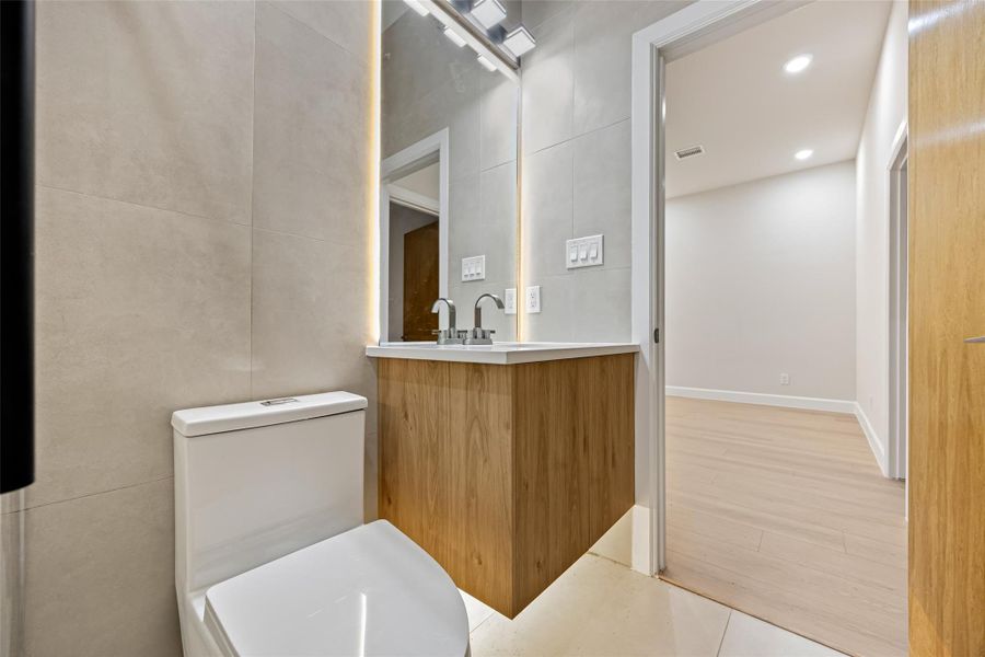 Bath 2 with tub/shower combo — kid bath-time approved Bath 2 with tub/shower combo — kid bath-time approved