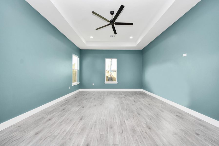 Spacious, unfurnished interior of a new home in , Pasadena (Image 36).