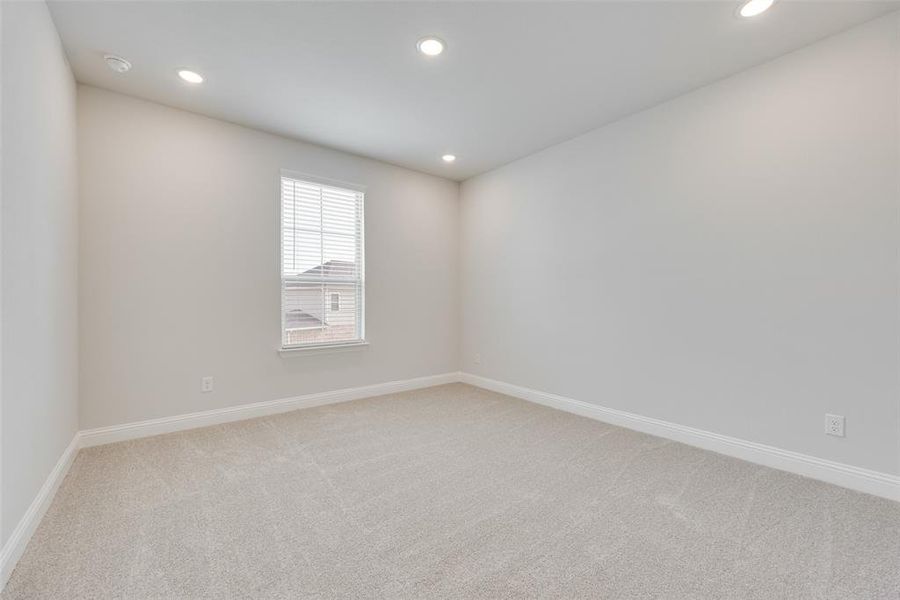 Spacious, unfurnished interior of a new home in Bayside, Rowlett (Image 21).