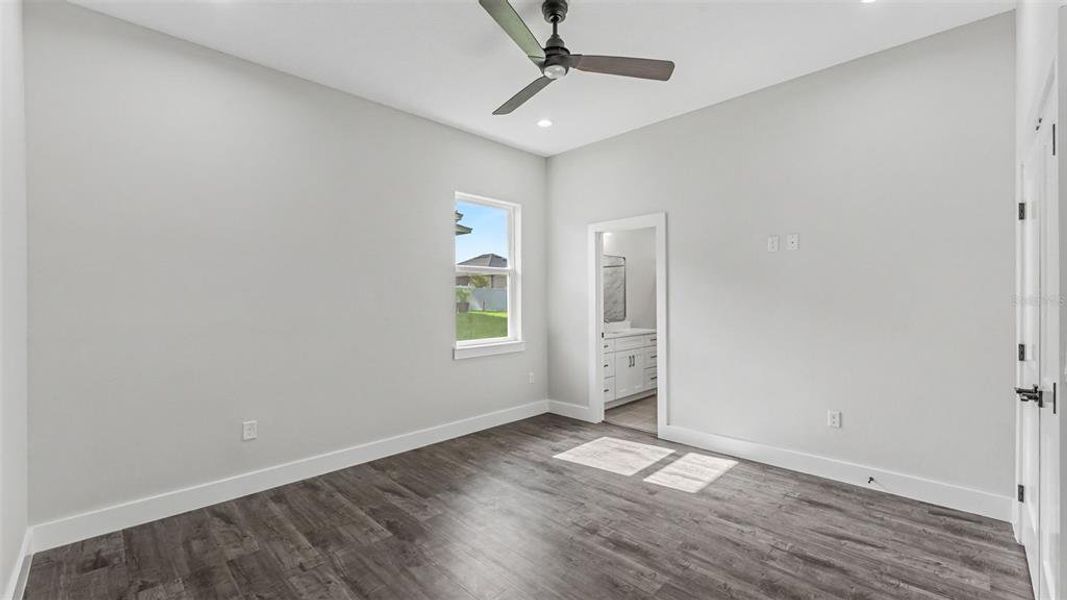 Spacious, unfurnished interior of a new home in , Lakeland (Image 23).