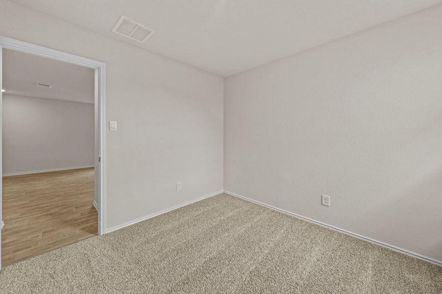 Spacious, unfurnished interior of a new home in Sunset Oaks, Maxwell (Image 21).