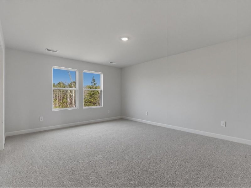 Spacious, unfurnished interior of a new home in Shiloh Valley, Piedmont (Image 16).