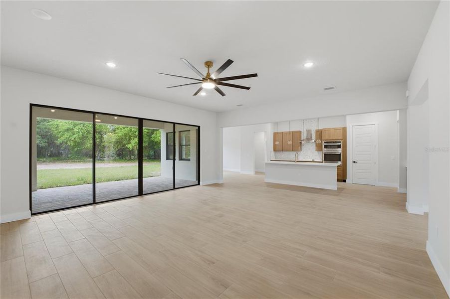 Spacious, unfurnished interior of a new home in , Kissimmee (Image 25).