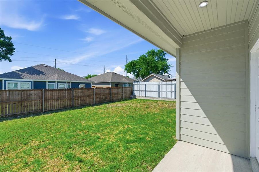 Exterior details and patio area of a home in , Dallas (Image 17).