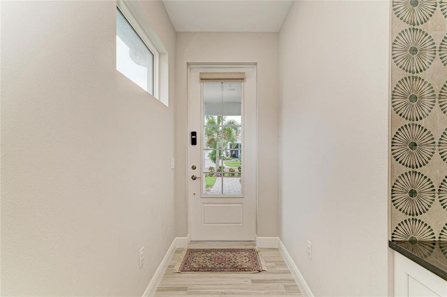 Spacious, unfurnished interior of a new home in , Sarasota (Image 25).