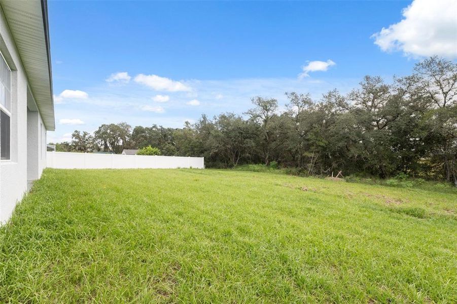 Exterior details and patio area of a home in , Ocala (Image 19).