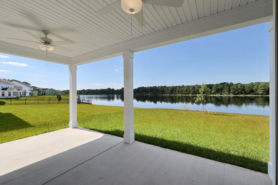 Exterior details and patio area of a home in Arcadia, Myrtle Beach (Image 3).