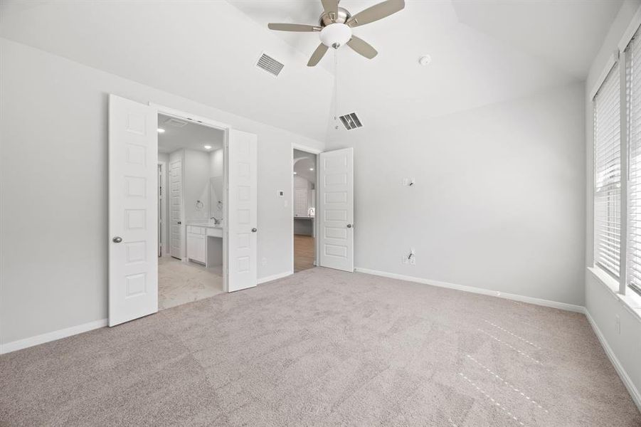 Spacious, unfurnished interior of a new home in Tinsley Meadows, Van Alstyne (Image 12). Spacious, unfurnished interior of a new home in Tinsley Meadows, Van Alstyne (Image 12).