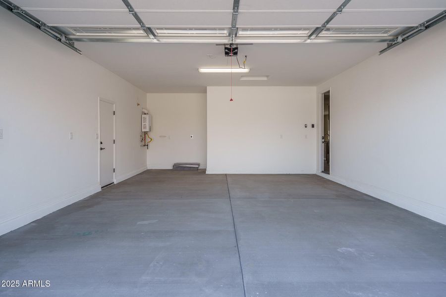 28) 2C GARAGE 28) 2C GARAGE