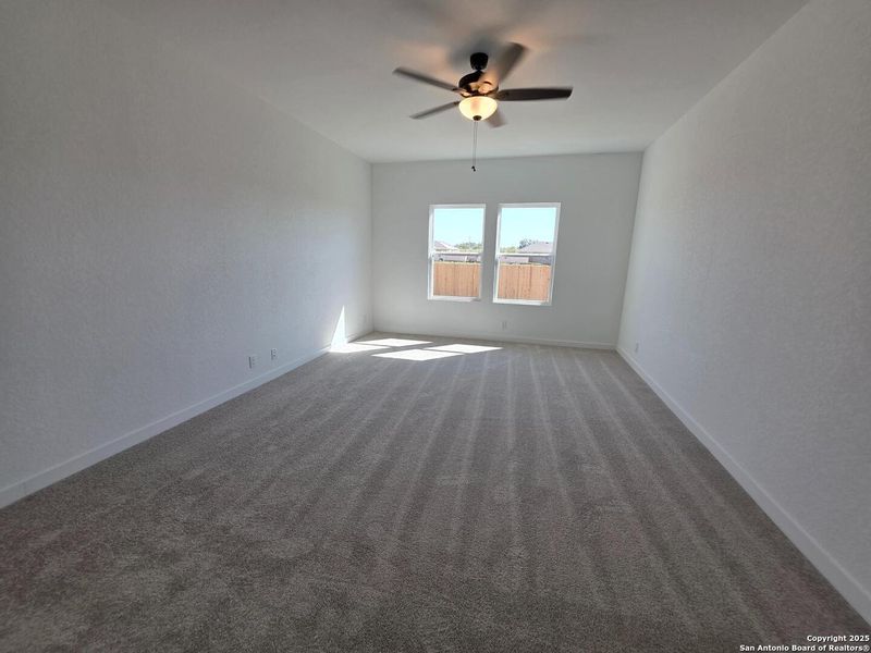 Spacious, unfurnished interior of a new home in , Schertz (Image 15).