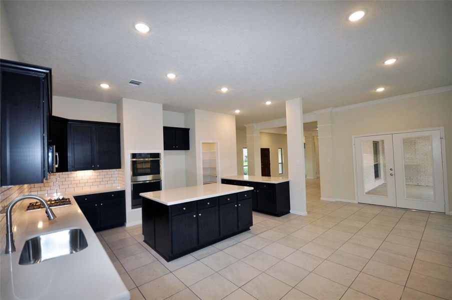 Spacious Kitchen and Breakfast area