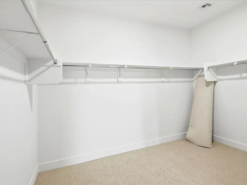 Spacious, unfurnished interior of a new home in Legacy Place, Glendale (Image 16).
