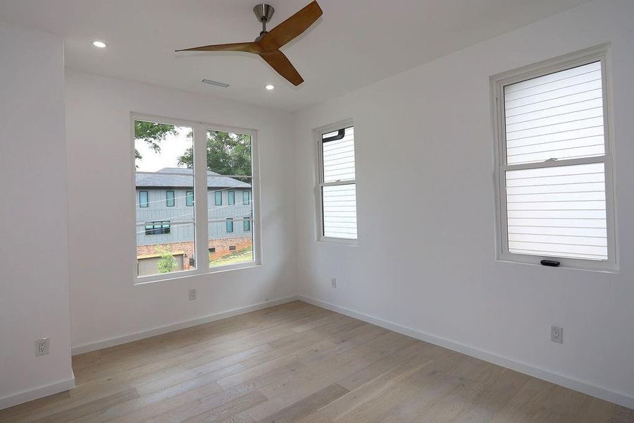 Spacious, unfurnished interior of a new home in , Scottdale (Image 33).