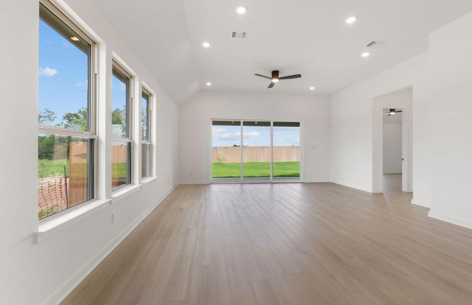 Spacious, unfurnished interior of a new home in Kuempel Estates, Pflugerville (Image 30). Spacious, unfurnished interior of a new home in Kuempel Estates, Pflugerville (Image 30).