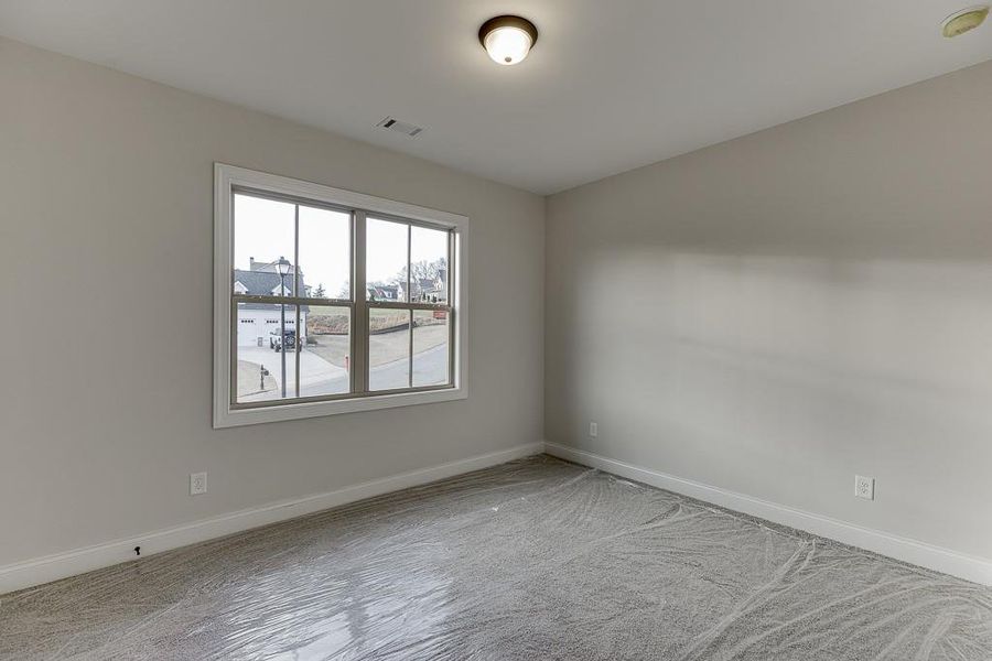 Spacious, unfurnished interior of a new home in , Jefferson (Image 25).