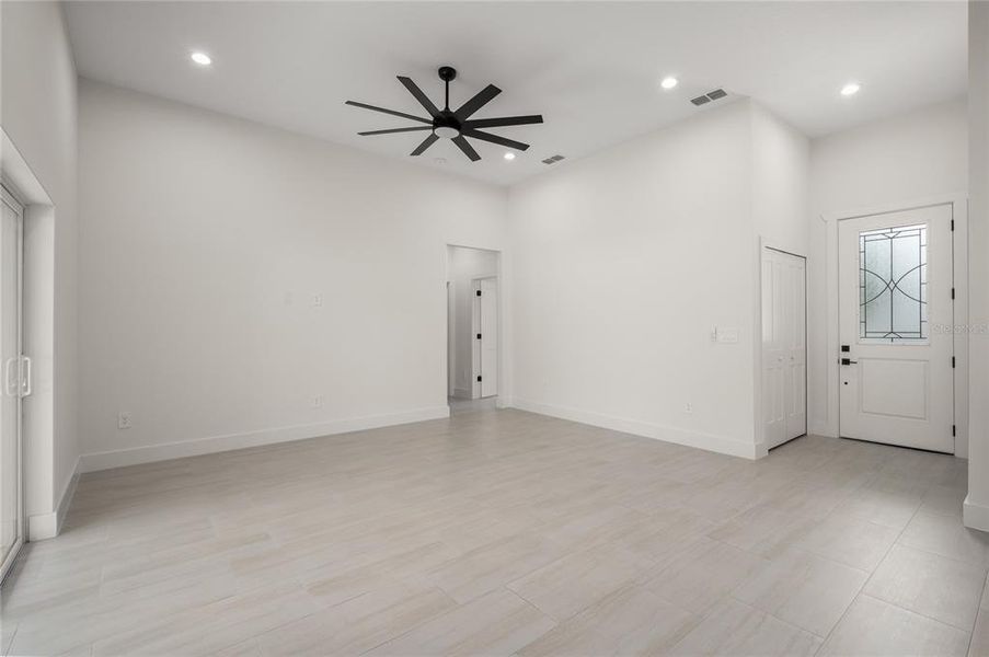 Spacious, unfurnished interior of a new home in , Debary (Image 22).