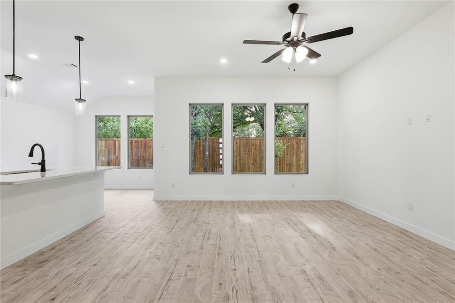 Spacious, unfurnished interior of a new home in Meadow Lakes, Fort Worth (Image 21).