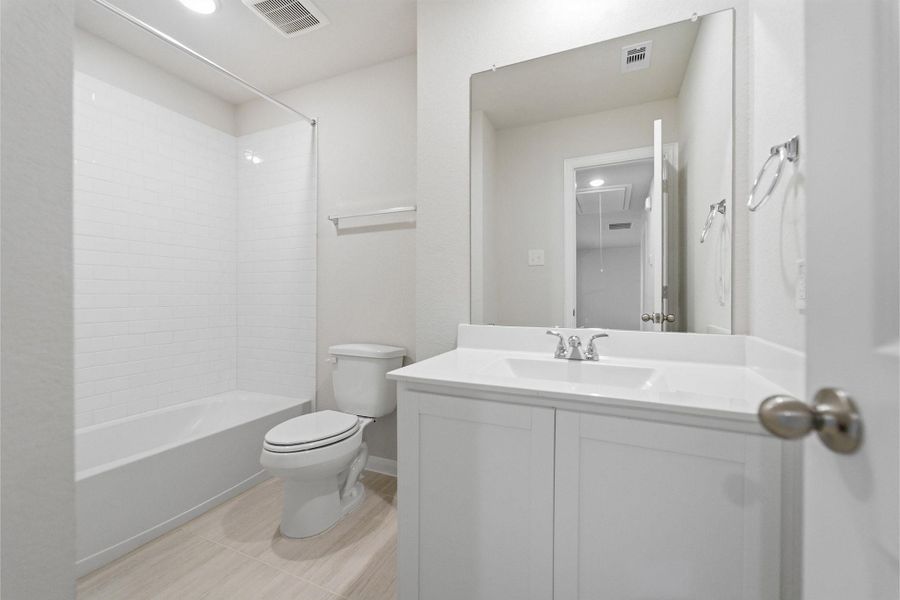 Furnished interior view inside a new home in Pearlbrook, Texas City (Image 27). Furnished interior view inside a new home in Pearlbrook, Texas City (Image 27).