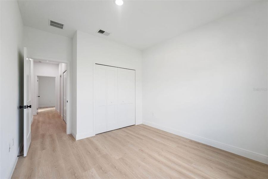 Spacious, unfurnished interior of a new home in , Ocala (Image 15).