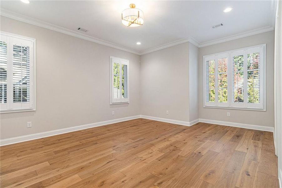 Spacious, unfurnished interior of a new home in , Brookhaven (Image 44).