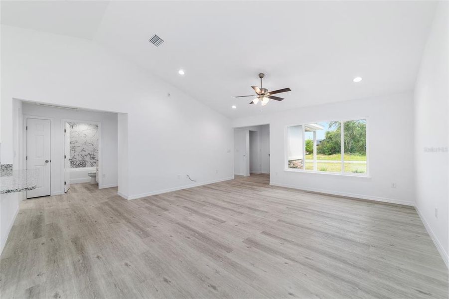 Spacious, unfurnished interior of a new home in , Silver Springs (Image 15).