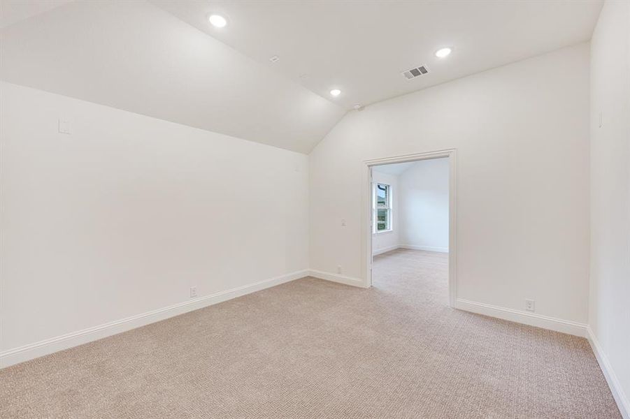 Spacious, unfurnished interior of a new home in Windsong Ranch Classic 61, Prosper (Image 33).