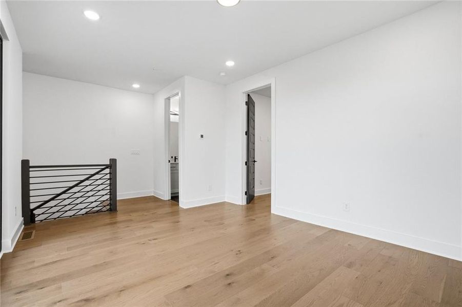 Spacious, unfurnished interior of a new home in , Alpharetta (Image 37). Spacious, unfurnished interior of a new home in , Alpharetta (Image 37).