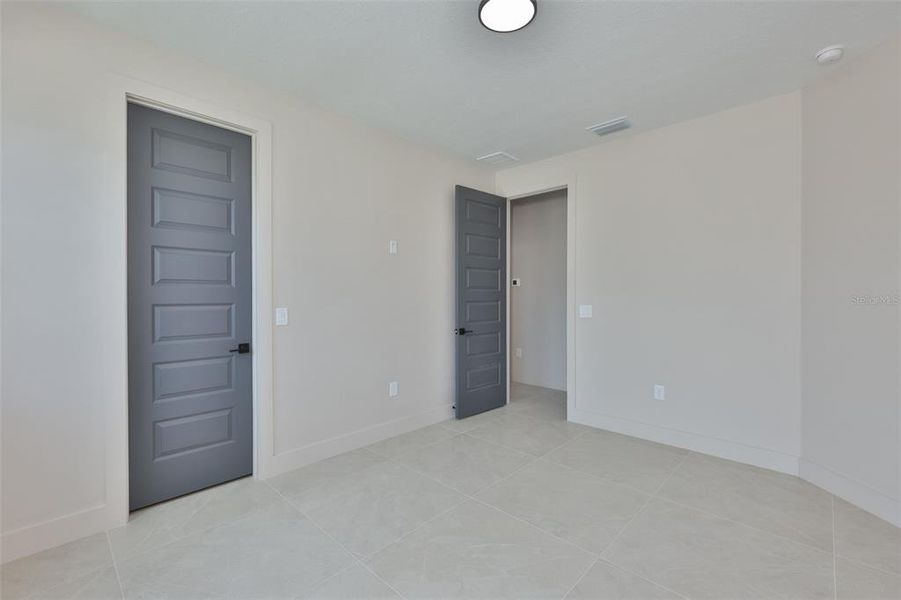 Spacious, unfurnished interior of a new home in , Tampa (Image 57).