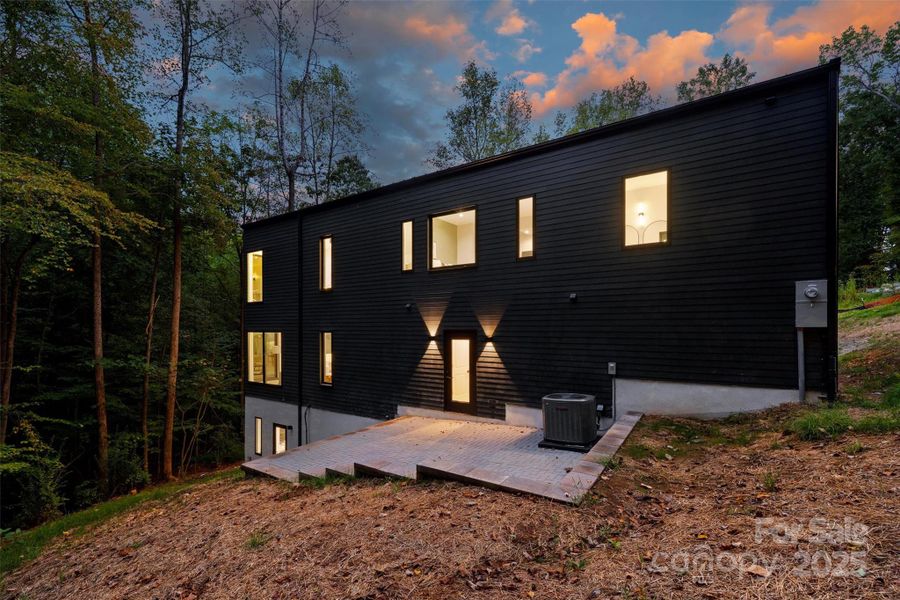 Image 37 of a home in .