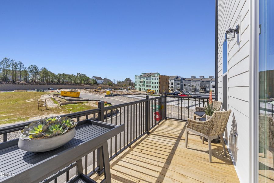 P_RAL_AXS_Hayworth_EXT_DCK_1 P_RAL_AXS_Hayworth_EXT_DCK_1