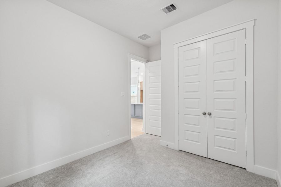 Spacious, unfurnished interior of a new home in The Highlands 40', Porter (Image 11). Spacious, unfurnished interior of a new home in The Highlands 40', Porter (Image 11).