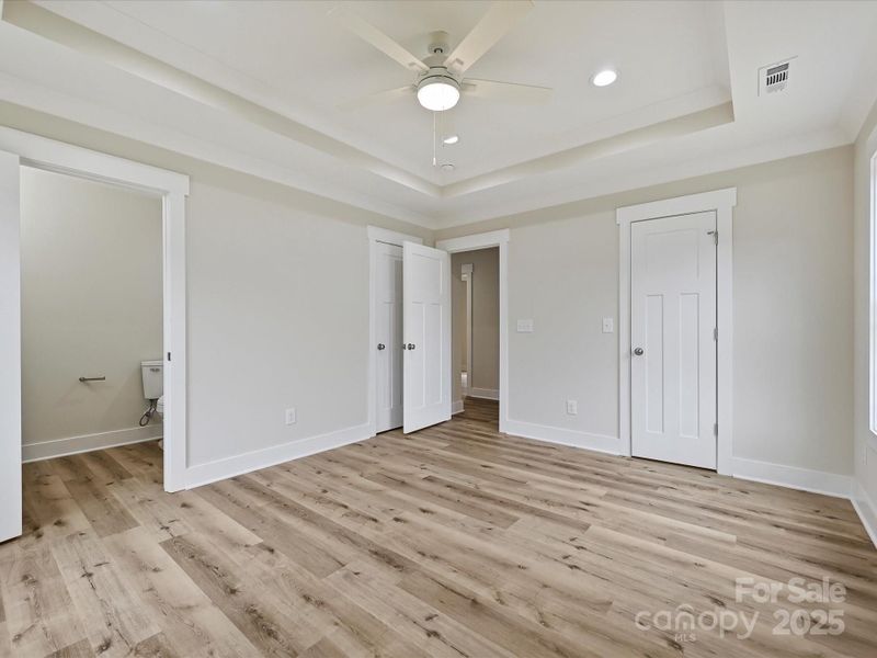 Spacious, unfurnished interior of a new home in , York (Image 14).