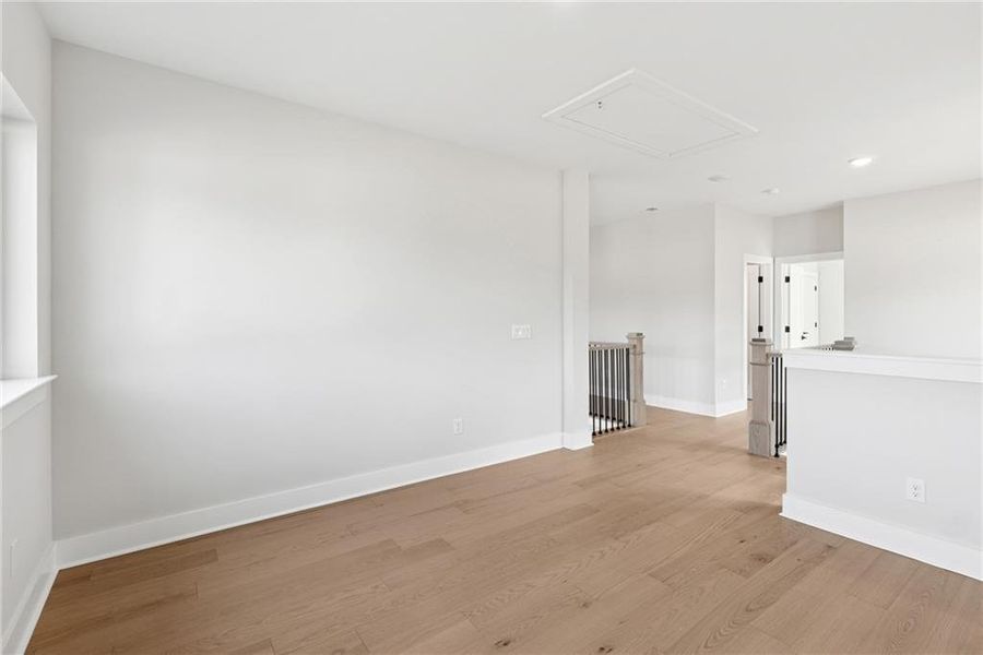 Spacious, unfurnished interior of a new home in Settingdown Farms, Cumming (Image 12).