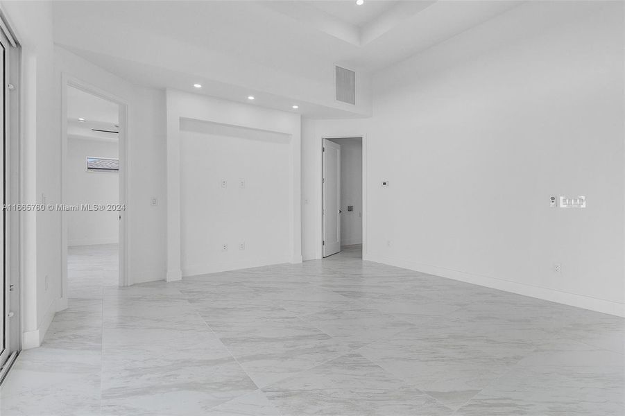 Spacious, unfurnished interior of a new home in , Cape Coral (Image 21). Spacious, unfurnished interior of a new home in , Cape Coral (Image 21).