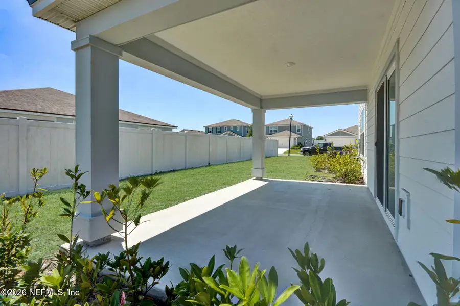 Exterior details and patio area of a home in , Jacksonville (Image 4).