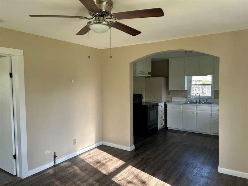 Spacious, unfurnished interior of a new home in , Whitney (Image 6).